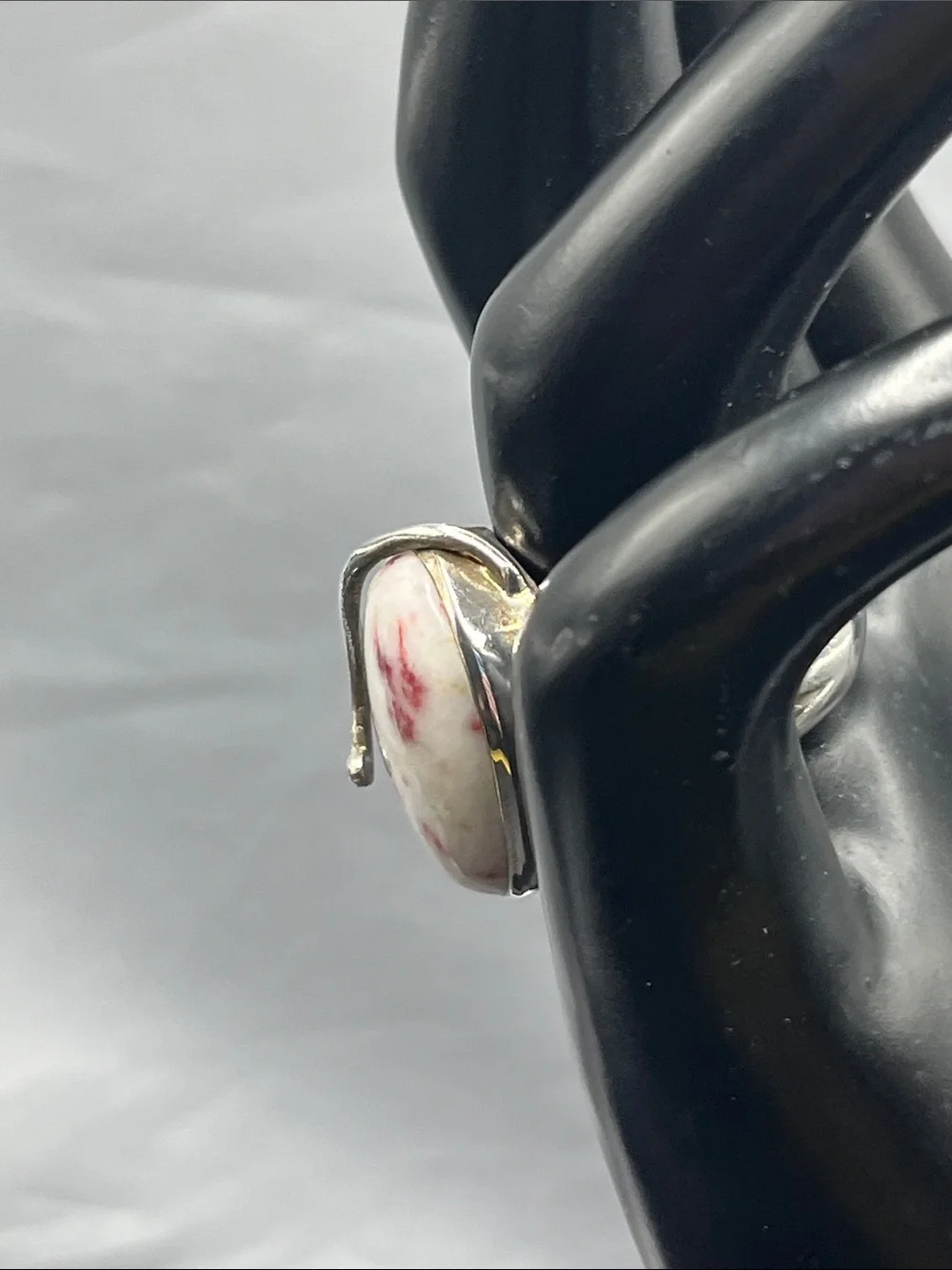 Sterling silver oval Cinnabrite or Cinnibar split shank ring size 8